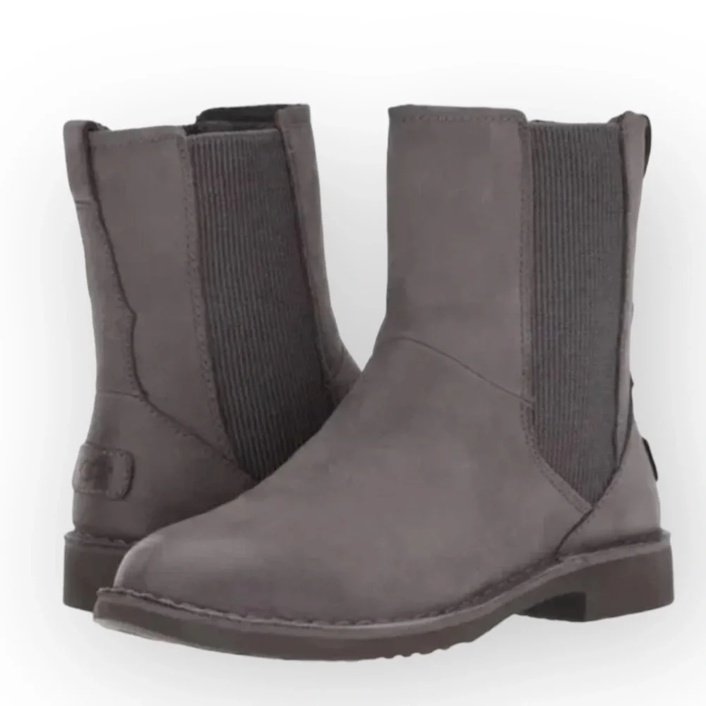 UGG Larra Water Resistant Nubuck Leather Women's Charcoal Boots size 5.5